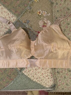 34C / xs - cream - what katie did bullet bra